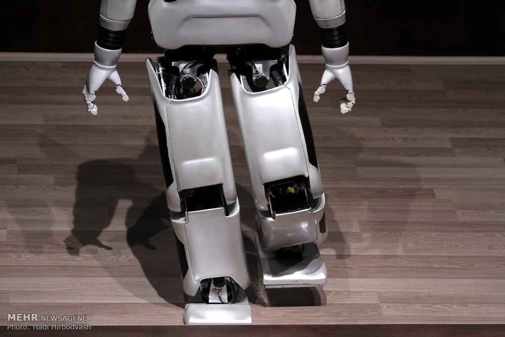 ربات انسان نمای سورنای 3